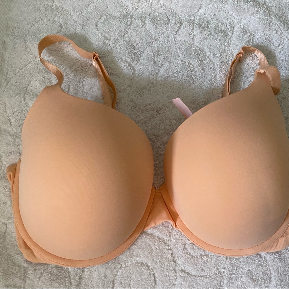 38 DD PEACH VICTORIA’S SECRET BRA WORN ONCE